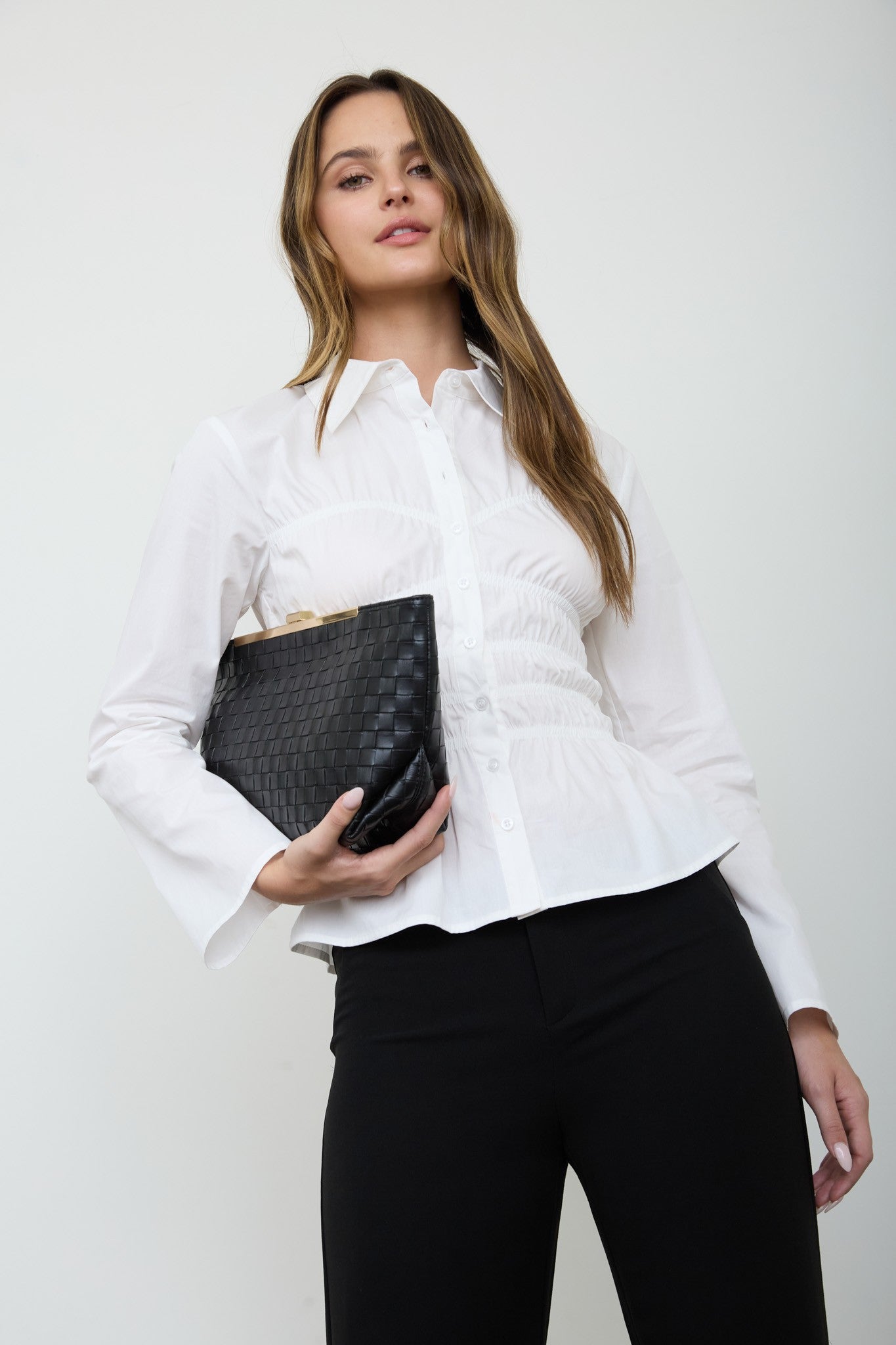 Blusa de Botones con Cuello y Mangas Fruncidas - Estilo Boutique