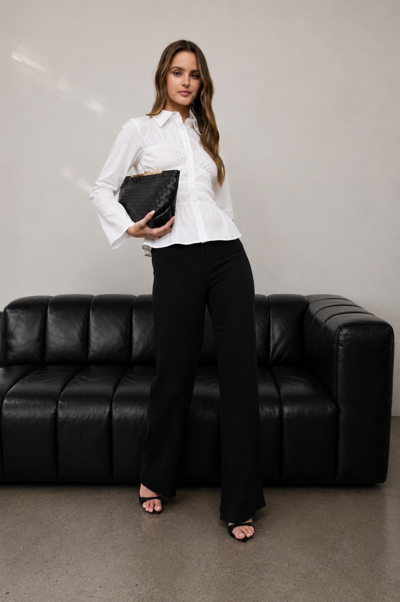 Blusa de Botones con Cuello y Mangas Fruncidas - Estilo Boutique