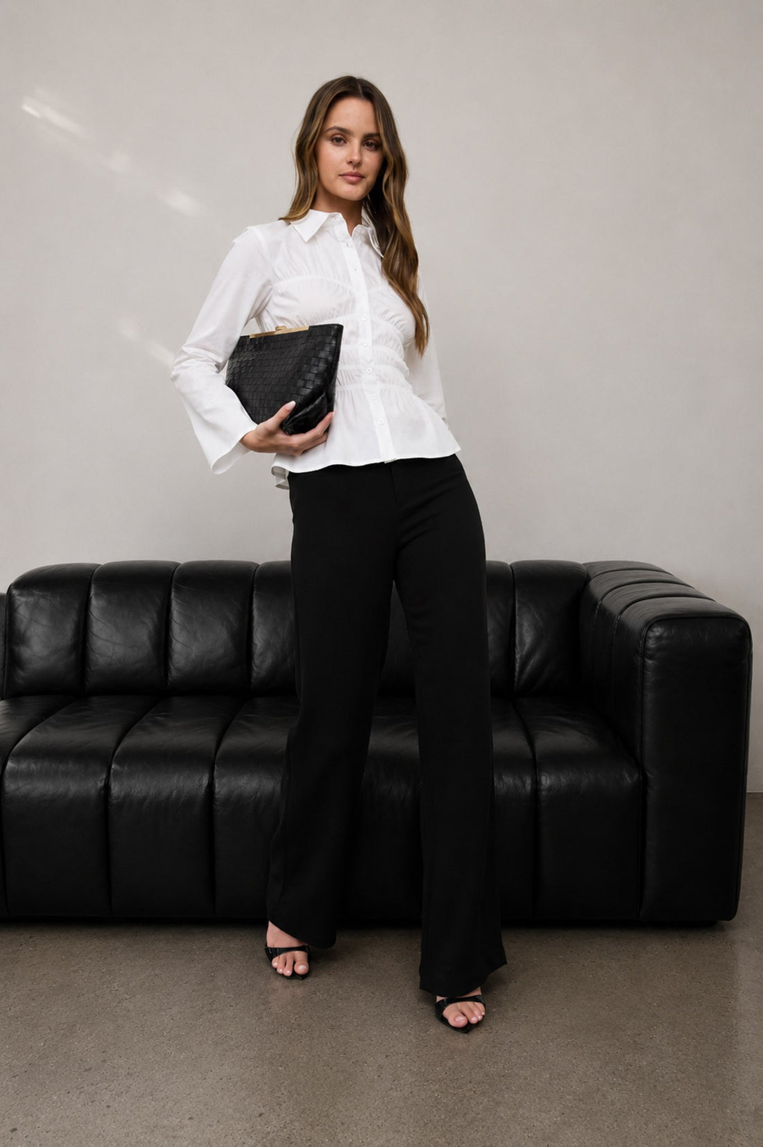 Blusa de Botones con Cuello y Mangas Fruncidas - Estilo Boutique