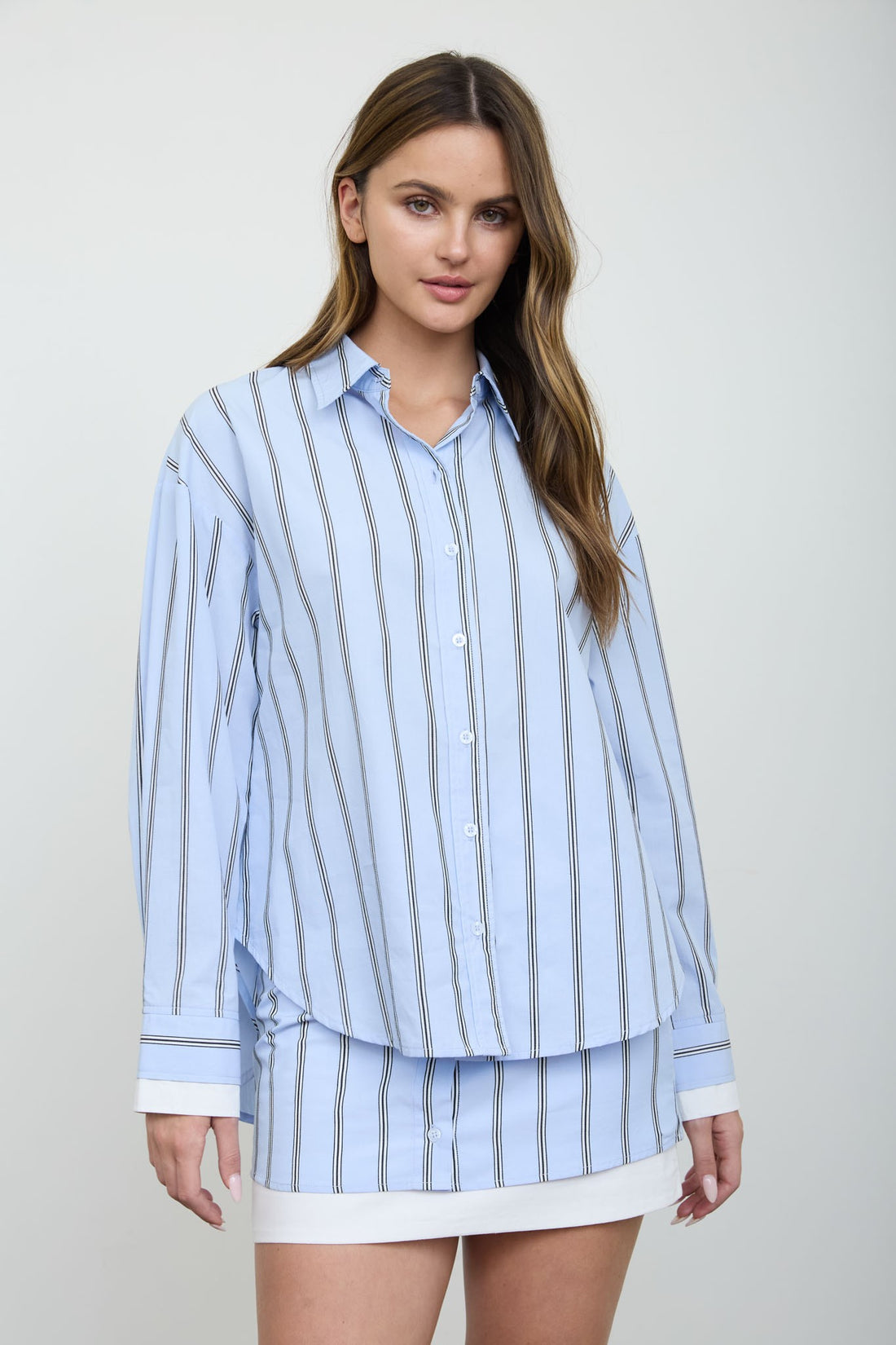 Camisa de Rayas Verticales con Puños en Contraste - Estilo Boutique