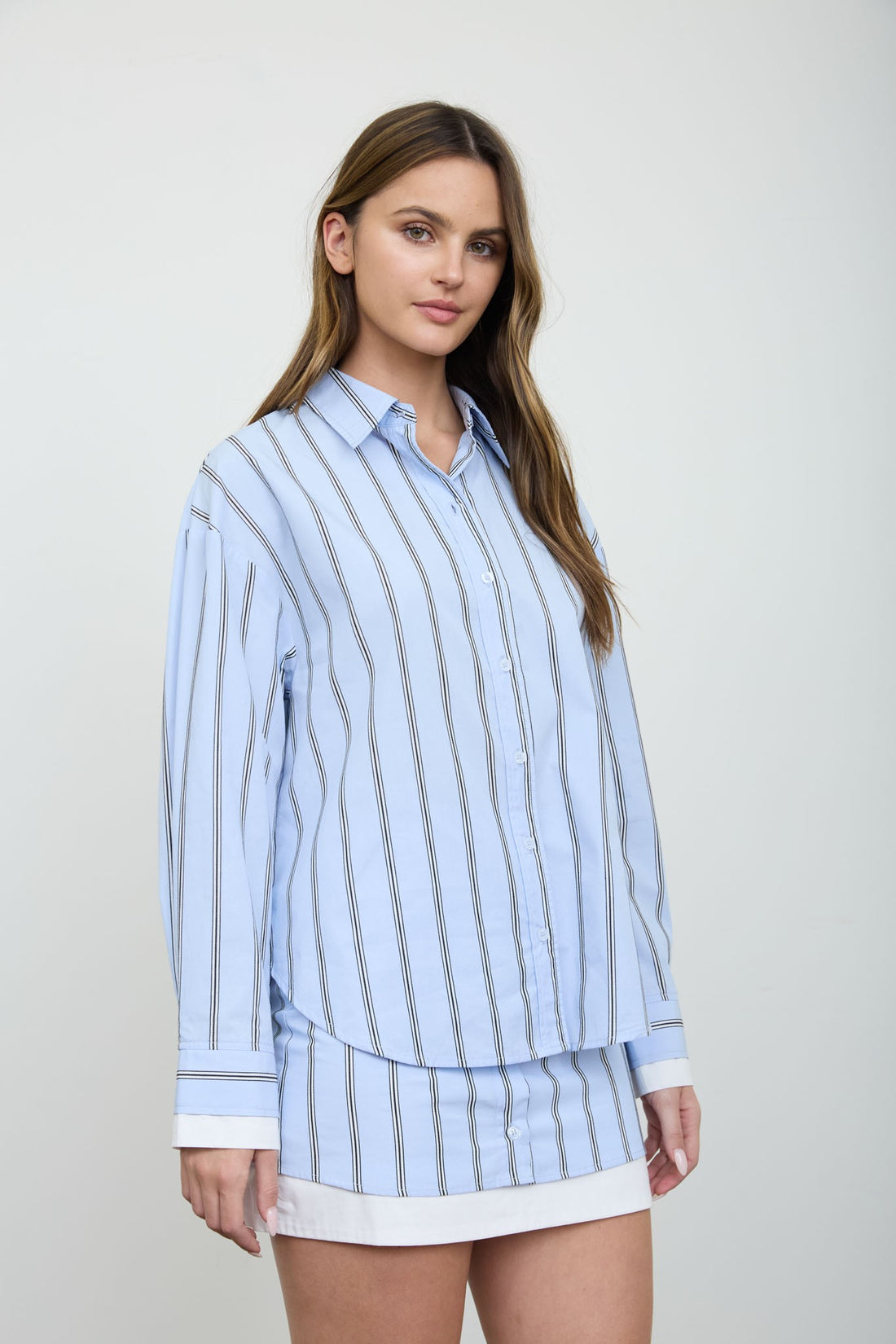 Camisa de Rayas Verticales con Puños en Contraste - Estilo Boutique