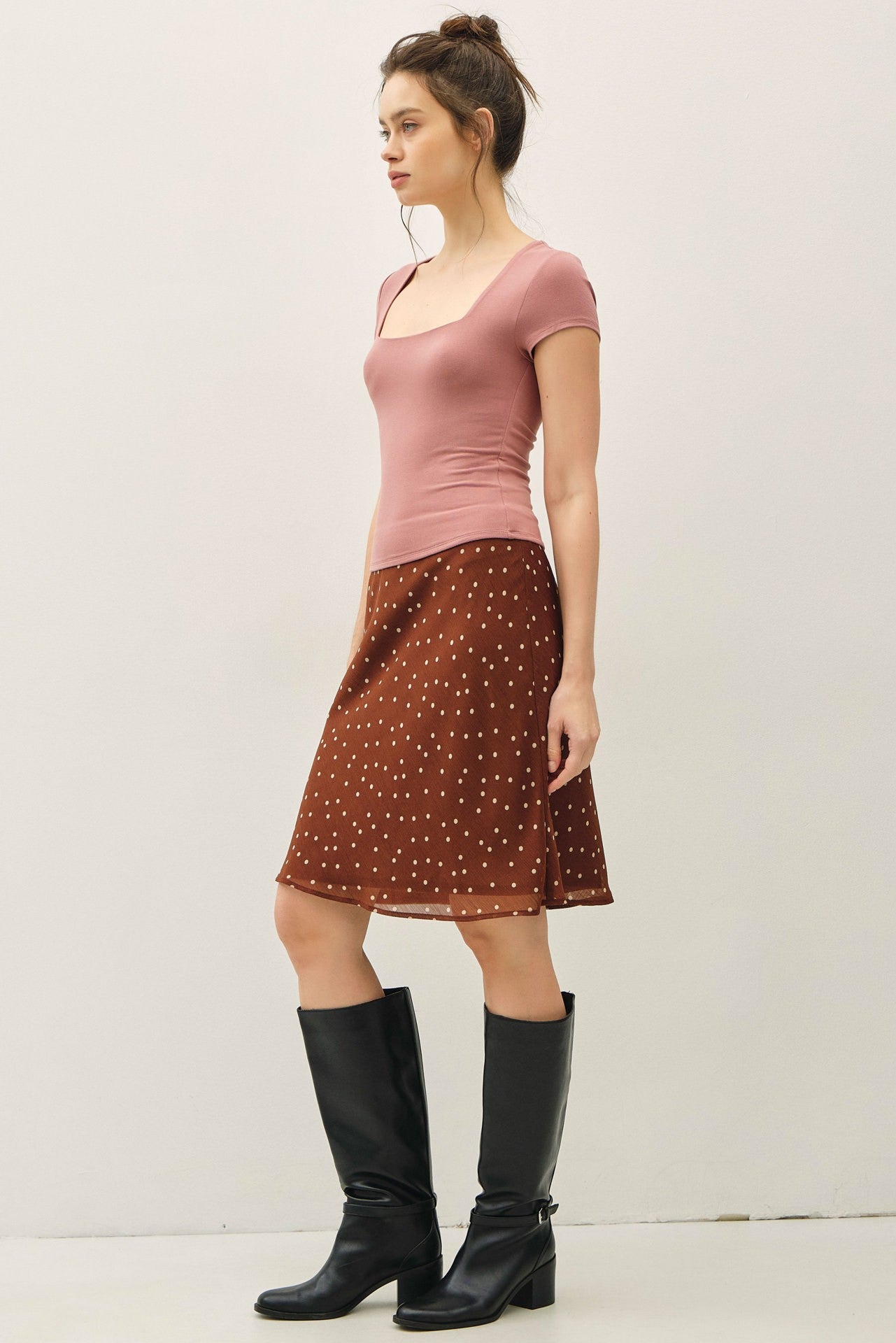 Falda de gasa hasta la rodilla con estampado de lunares estetica y con estilo