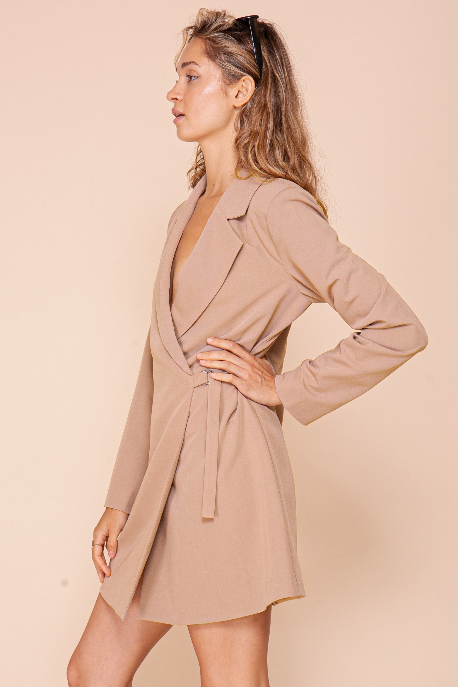 Vestido Tipo Blazer Con Cinturón Y Anilla D