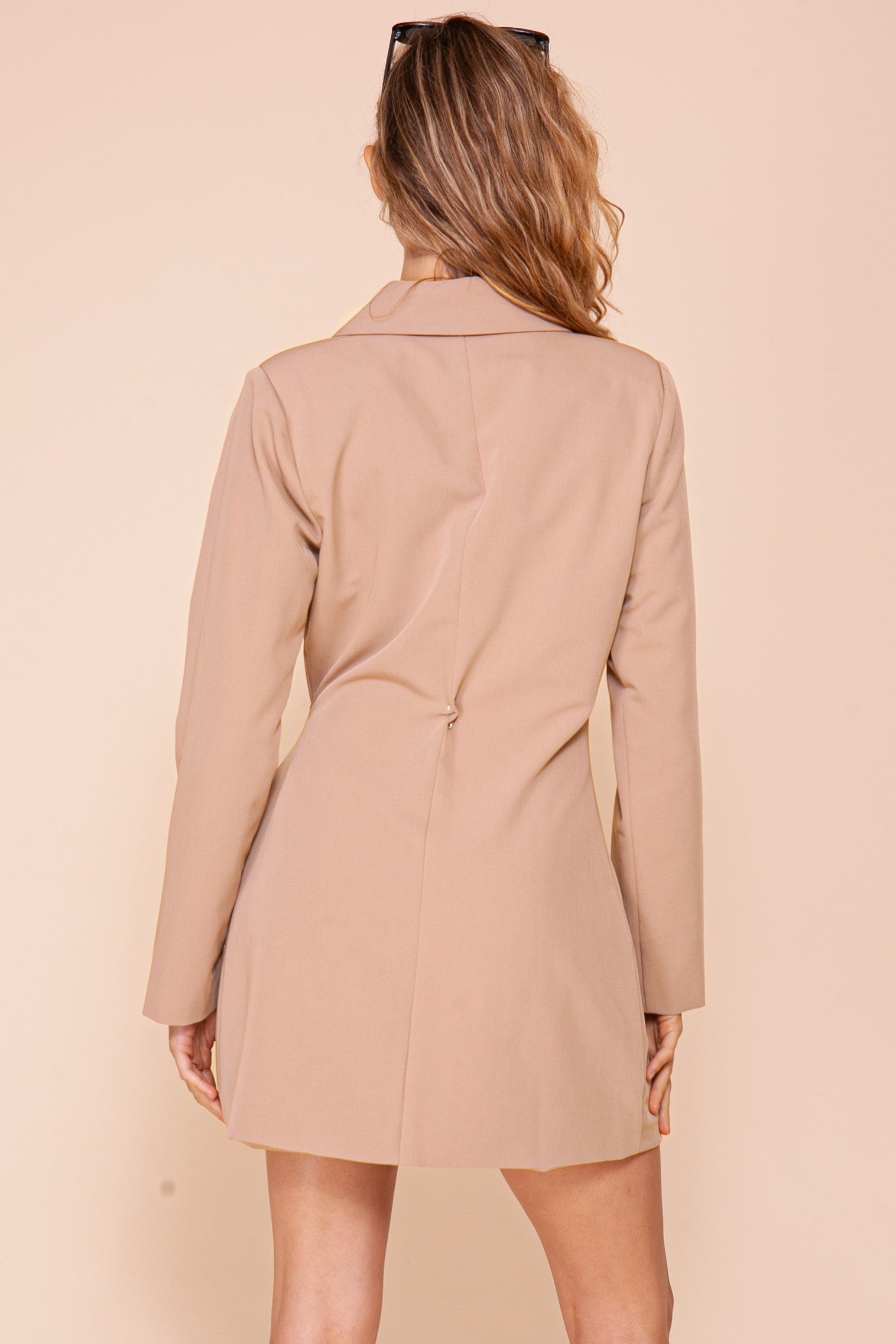 Vestido Tipo Blazer Con Cinturón Y Anilla D