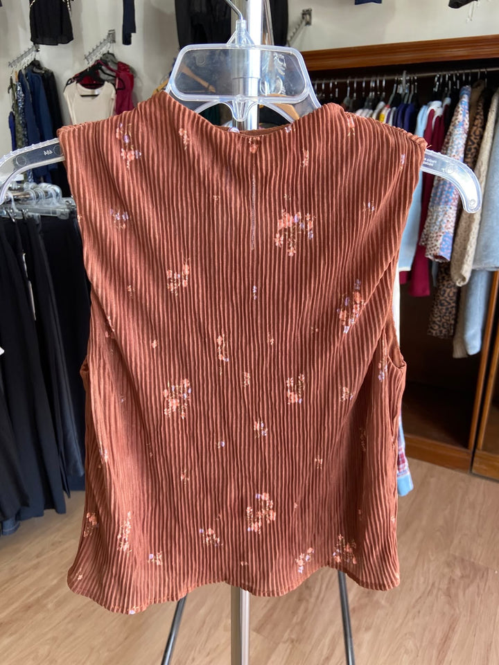 Top Rust Floral sin Mangas con Textura Rib