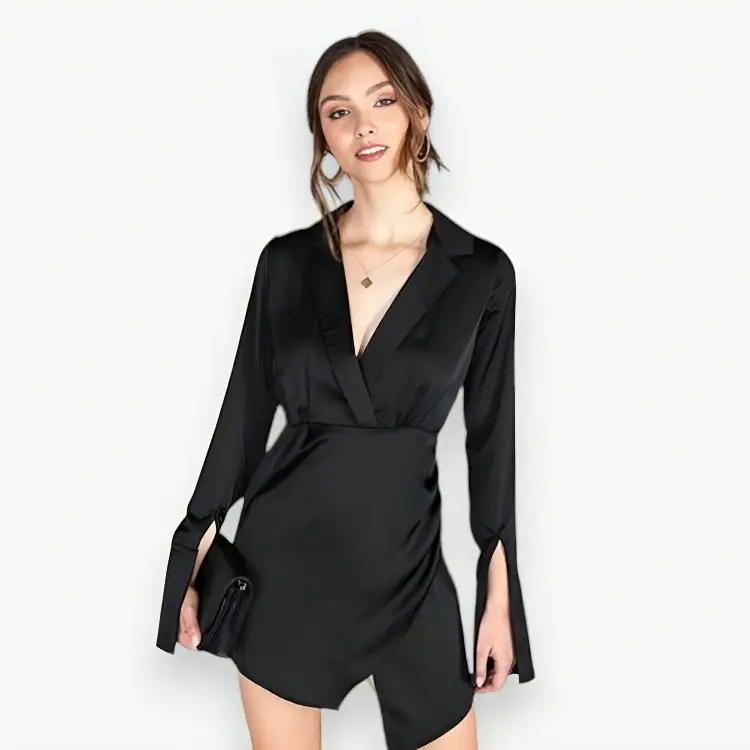 VESTIDO NEGRO CORTO MANGA LARGA MINI SATIN by Yanet Collection