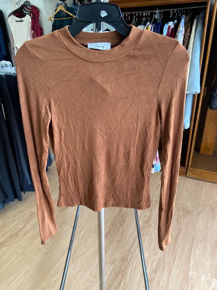 Blusa Ajustada de Manga Larga en Tono Tierra con Textura Exclusiva
