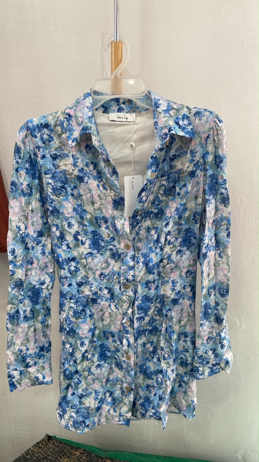 Camisa Floral de Manga Larga con Cuello - Estilo Boutique