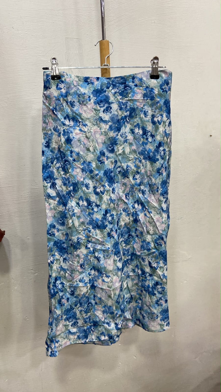 Falda Midi Floral con Caída Suave - Estilo Boutique