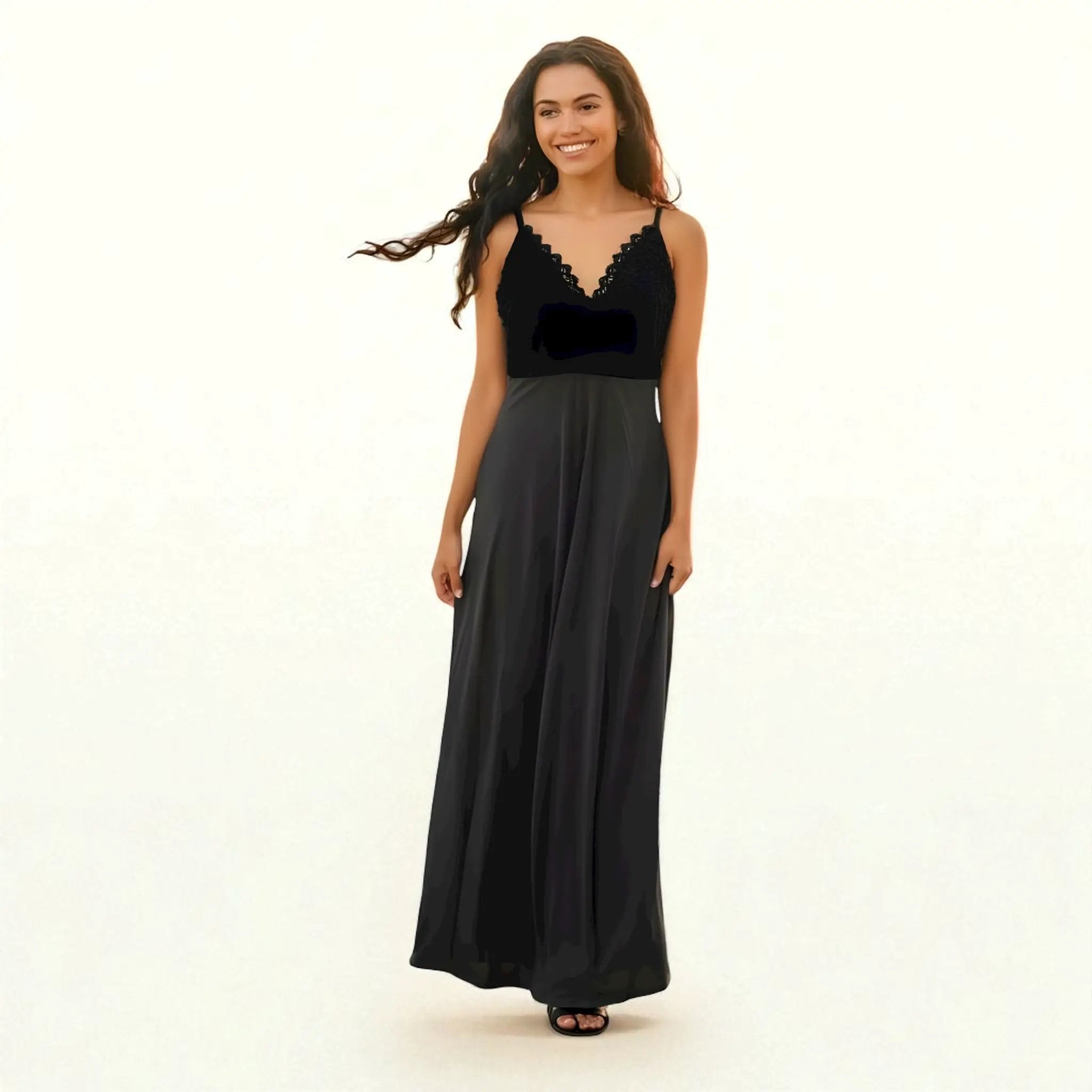 Vestido negro de tirantes con encaje de crochet by Yanet Collective