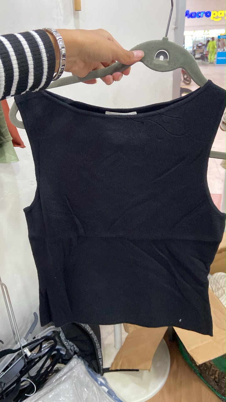 Top básico Negro sin mangas