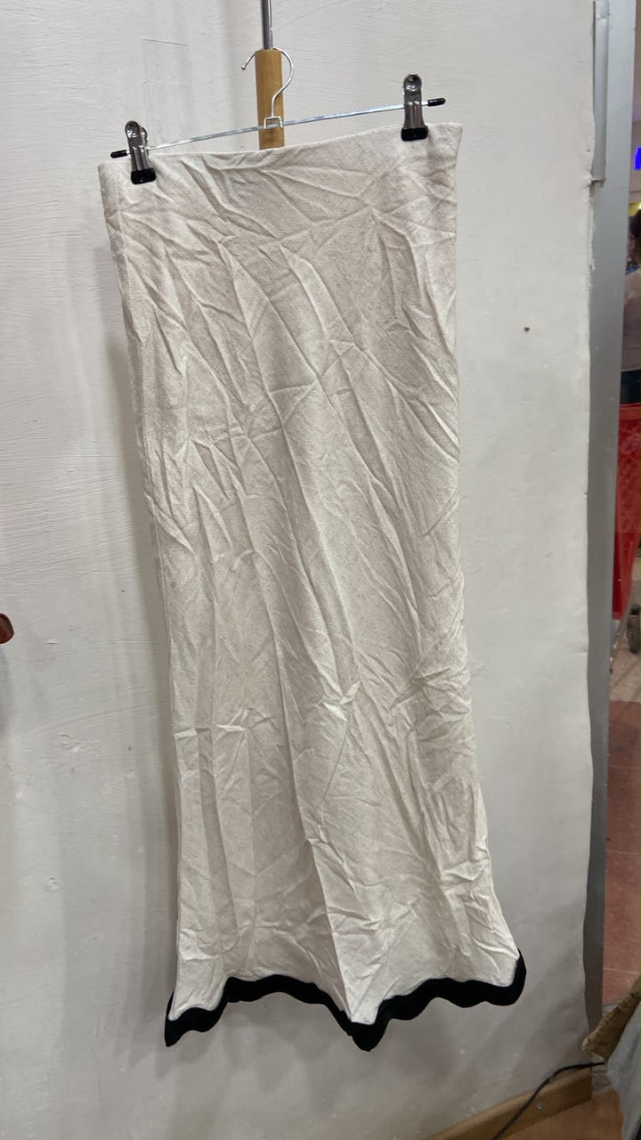 Falda Maxi Ajustada Crema con Ribete Negro - Estilo Boutique