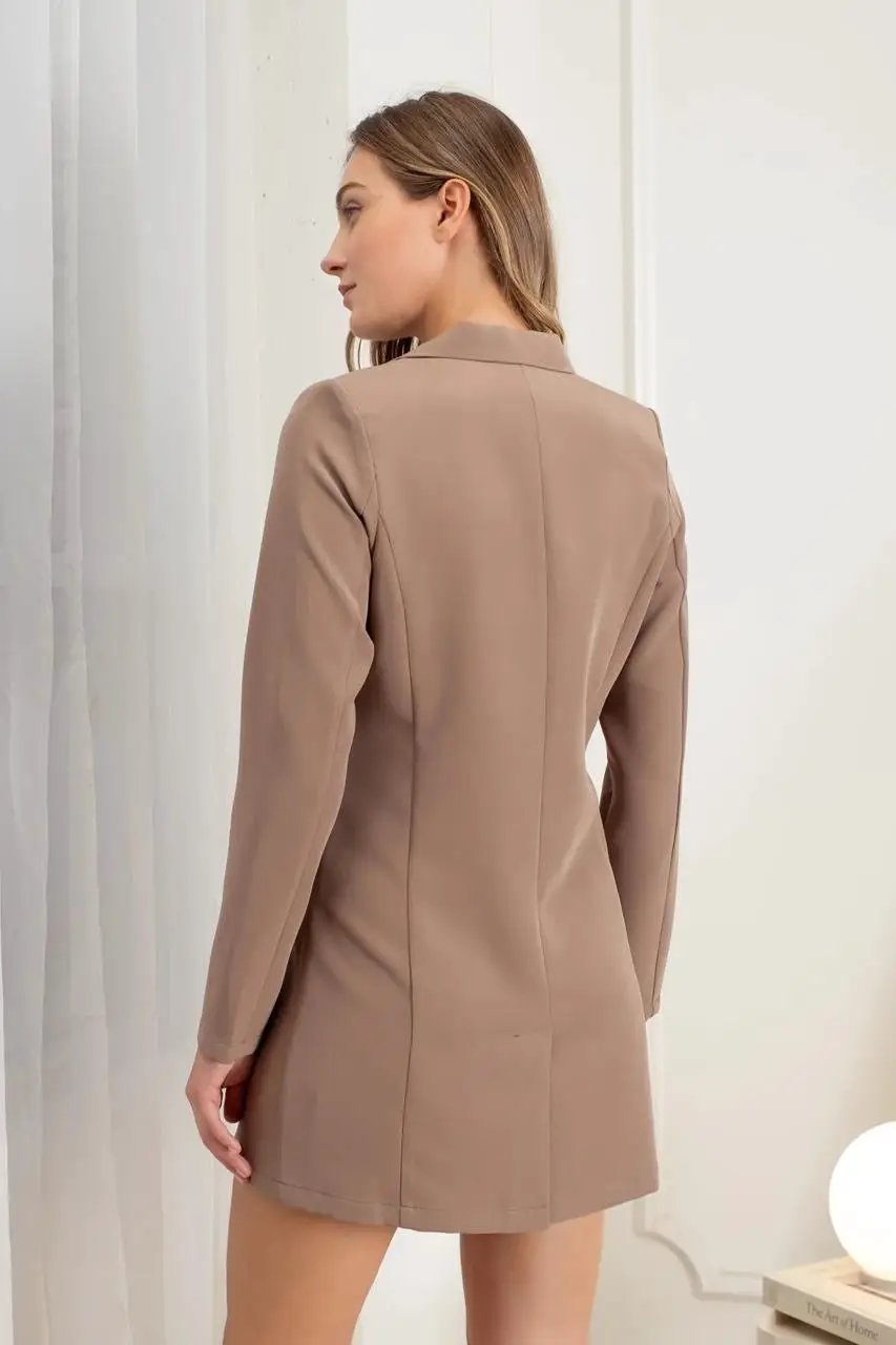 BLAZER VESTIDO CORTÓ DE MANGA LARGA CON BOTONES EN EL FRENTE by Yanet Collection