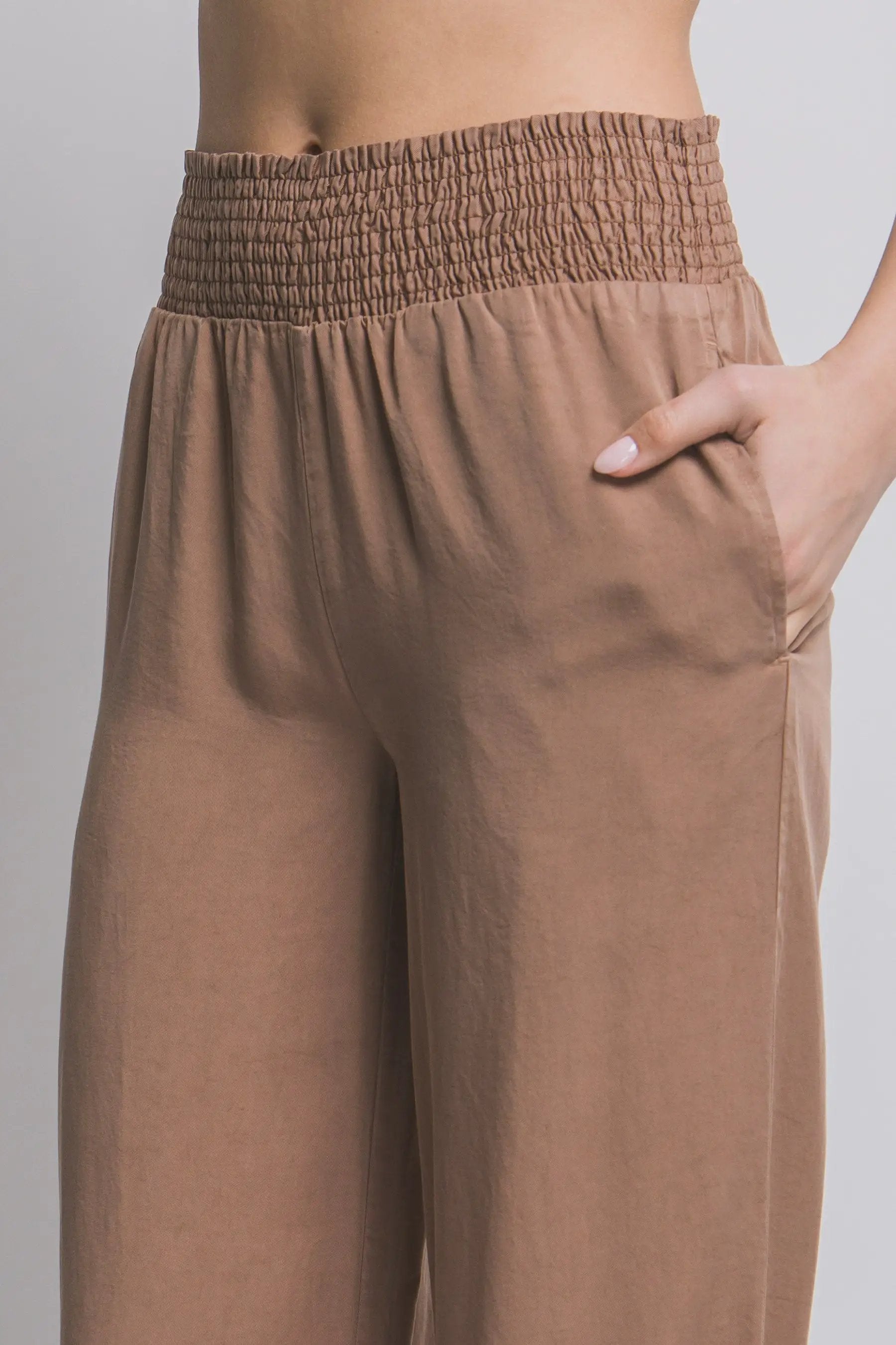LOVE TREE Pantalones Casuales de Cintura Alta con Smock para Mujer - LOVE TREE - Pants