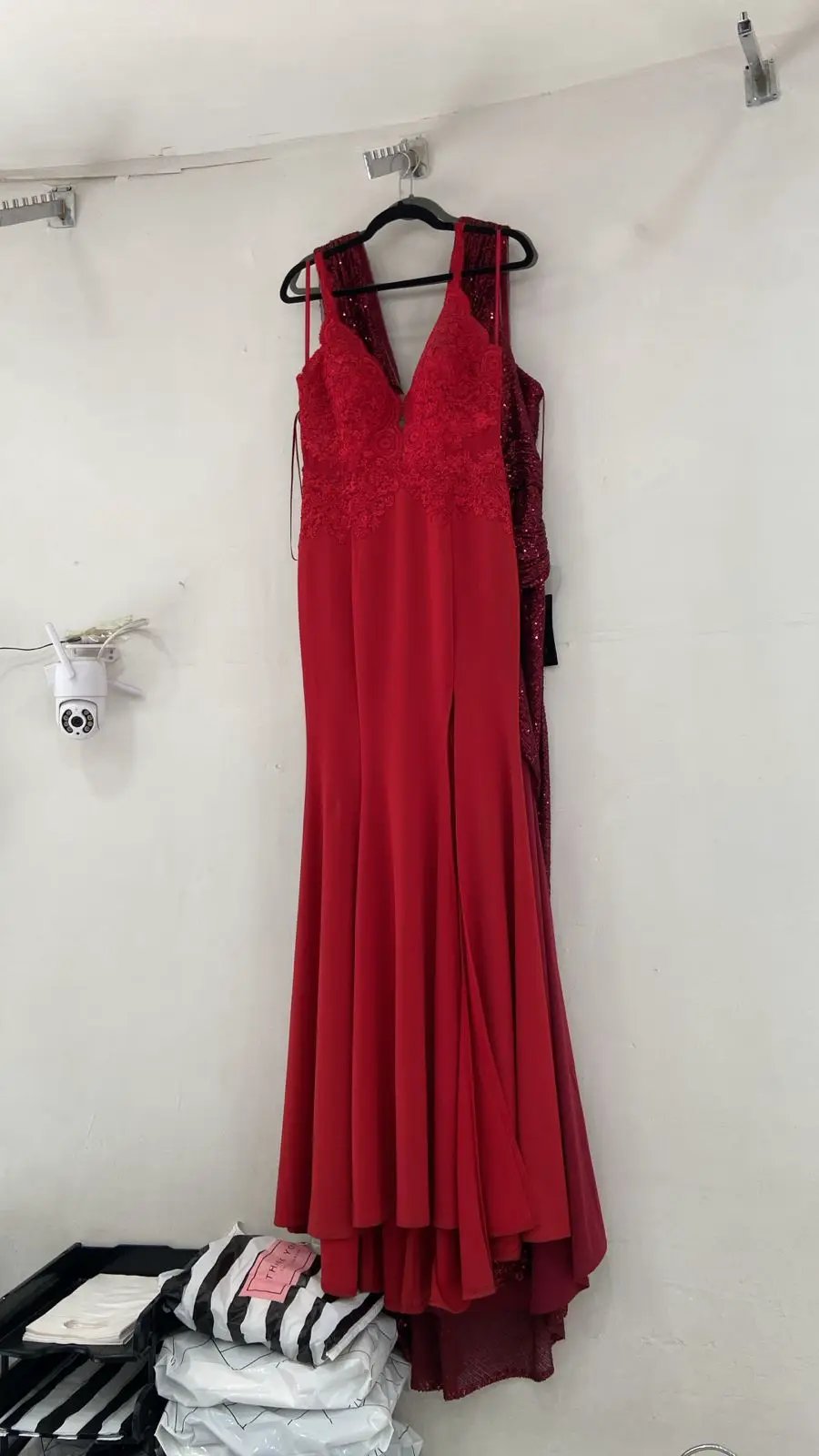 Vestido rojo largo tirantes by Yanet Collective