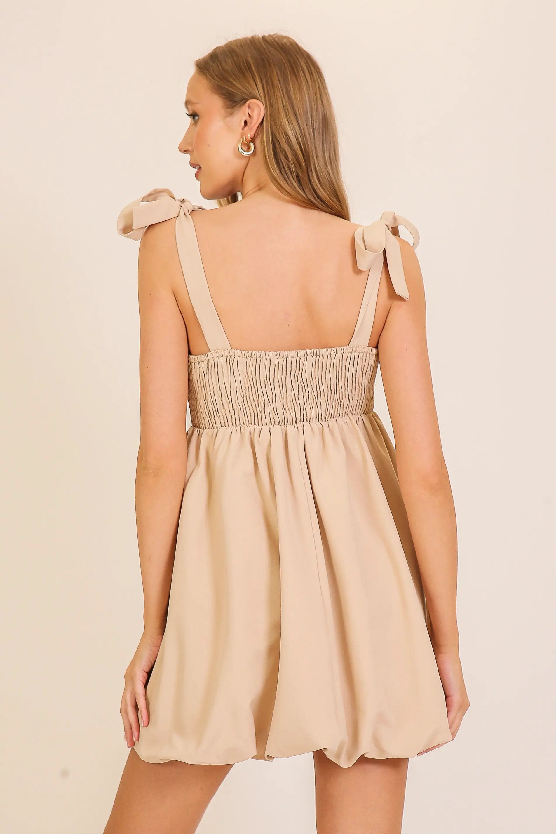 Vestido Beige Estilo Bubble Chic by TIMING