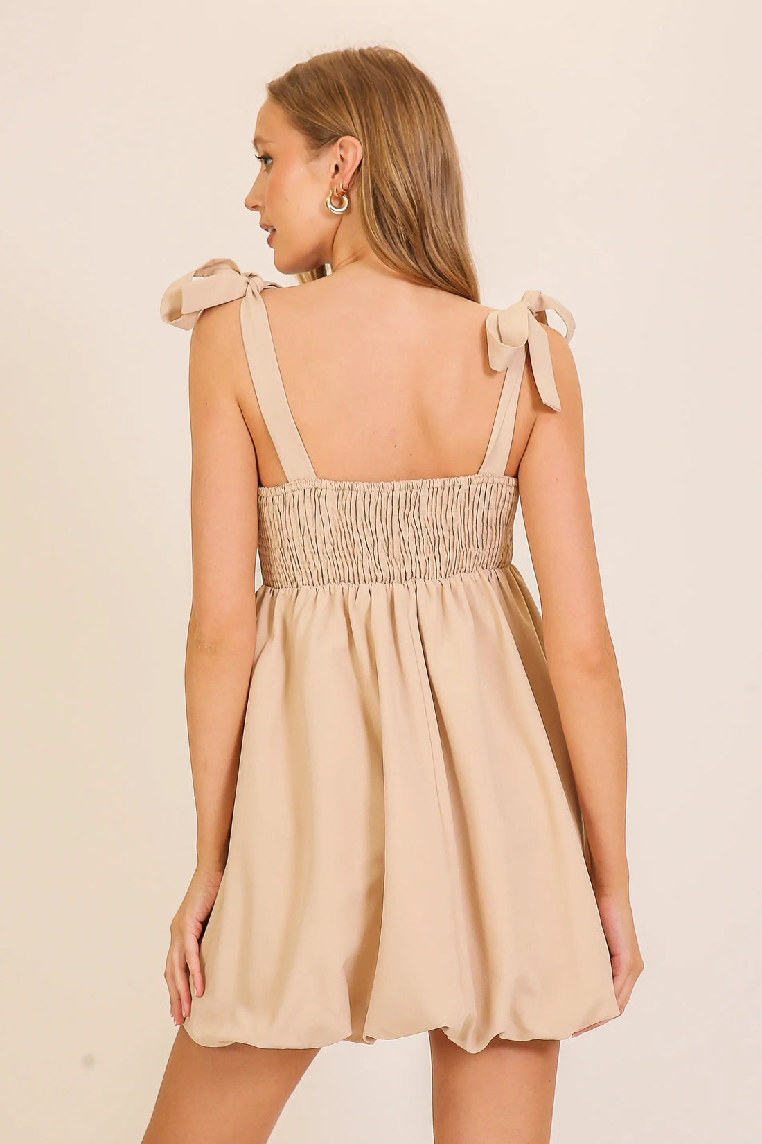 Vestido Beige Estilo Bubble Chic by TIMING