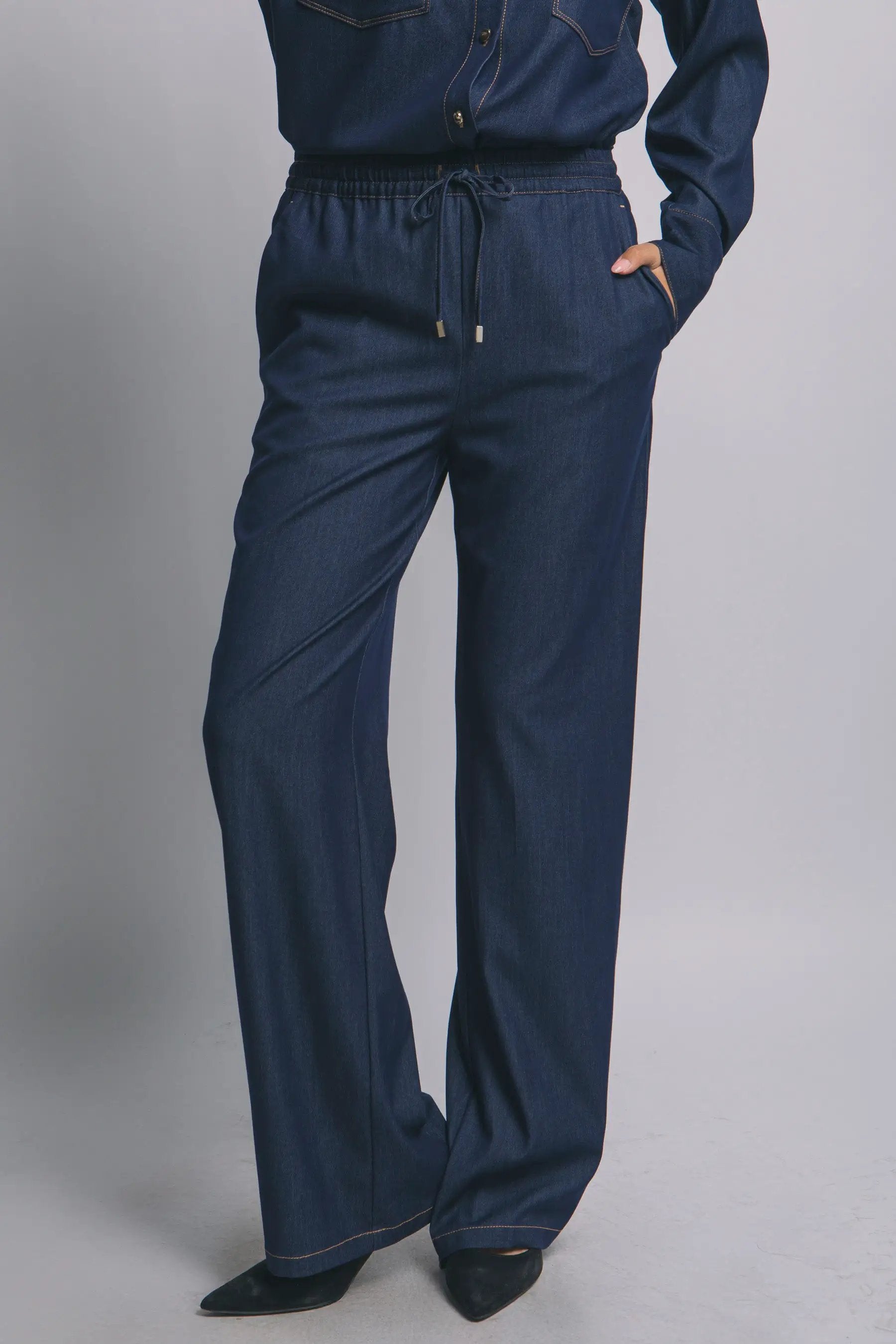 Pantalón de Mezclilla Corte Ancho para Mujer - Azul Desgastado - Estilo Moderno by LOVE TREE