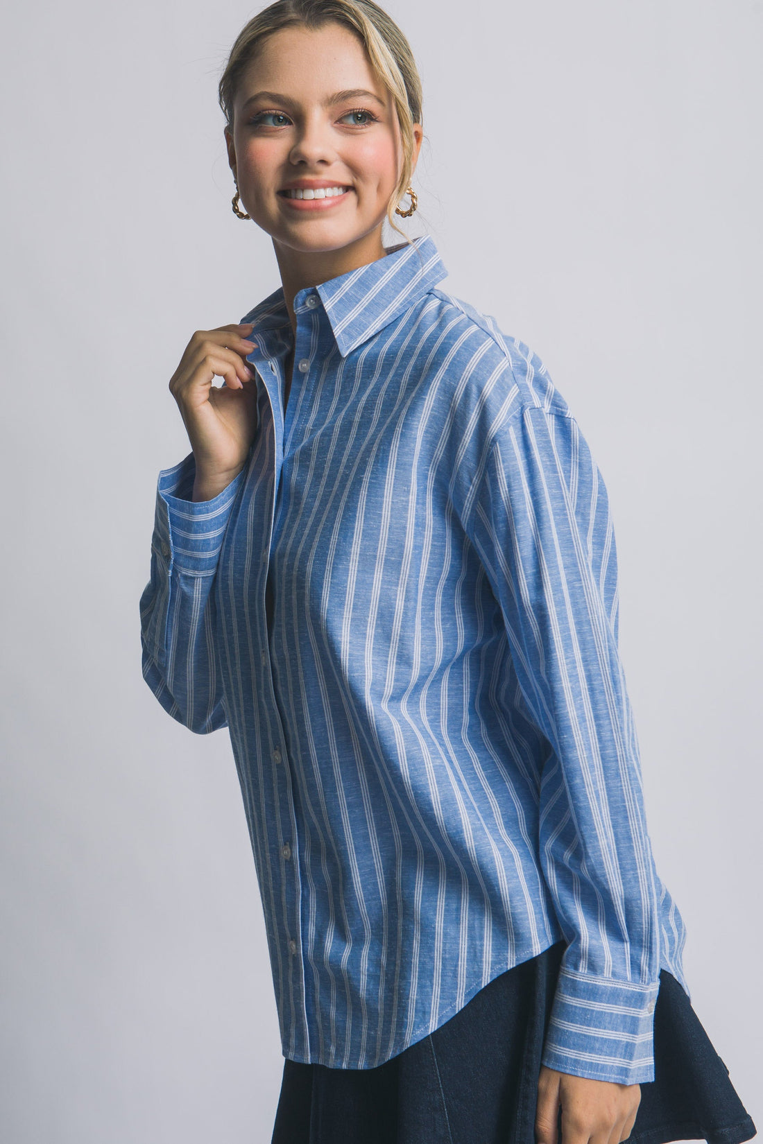 Camisa Oversized a Rayas Azules – Estilo Casual Chic en Algodón y Lino