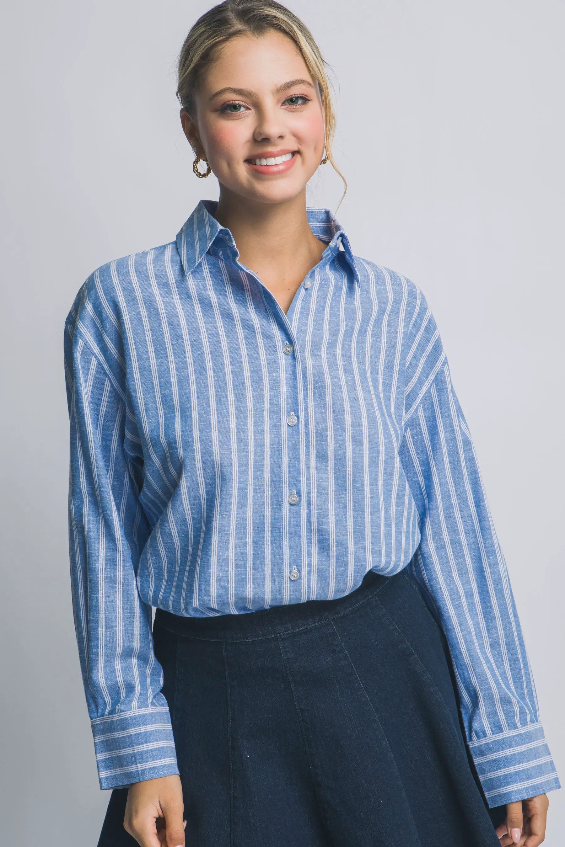 Camisa Oversized de Rayas con Botones Azul Manga Larga by LOVE TREE