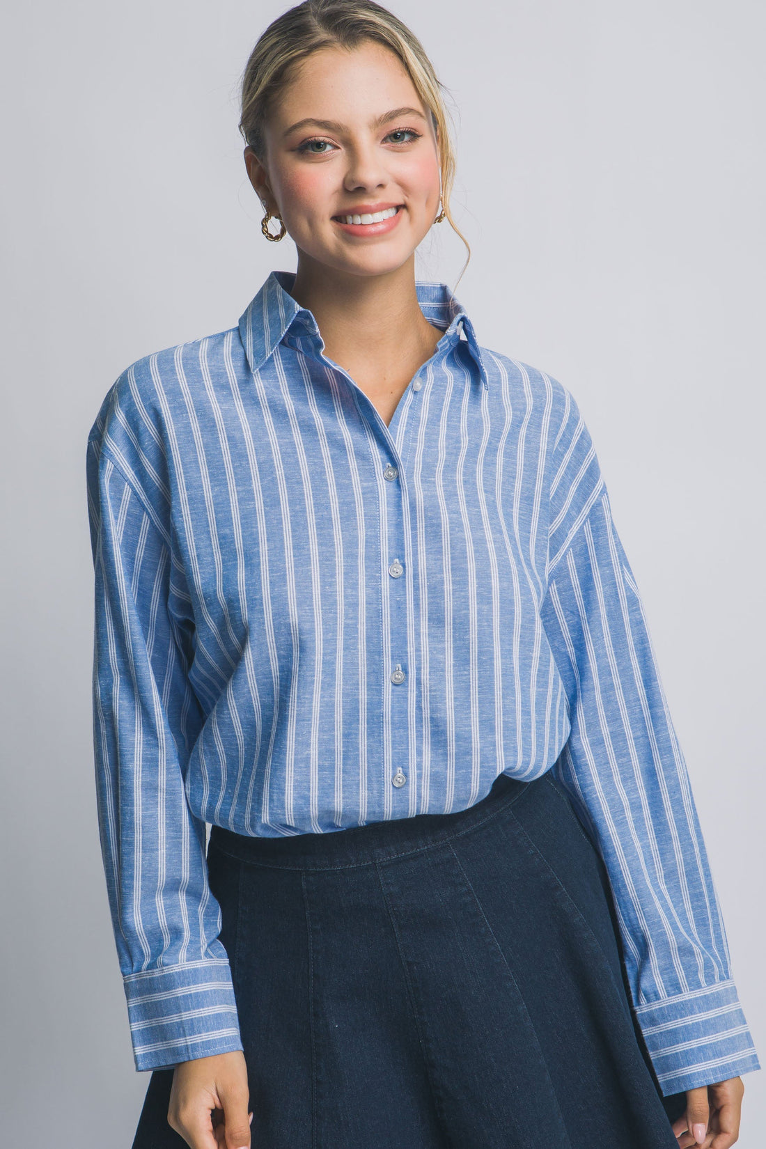 Camisa Oversized a Rayas Azules – Estilo Casual Chic en Algodón y Lino