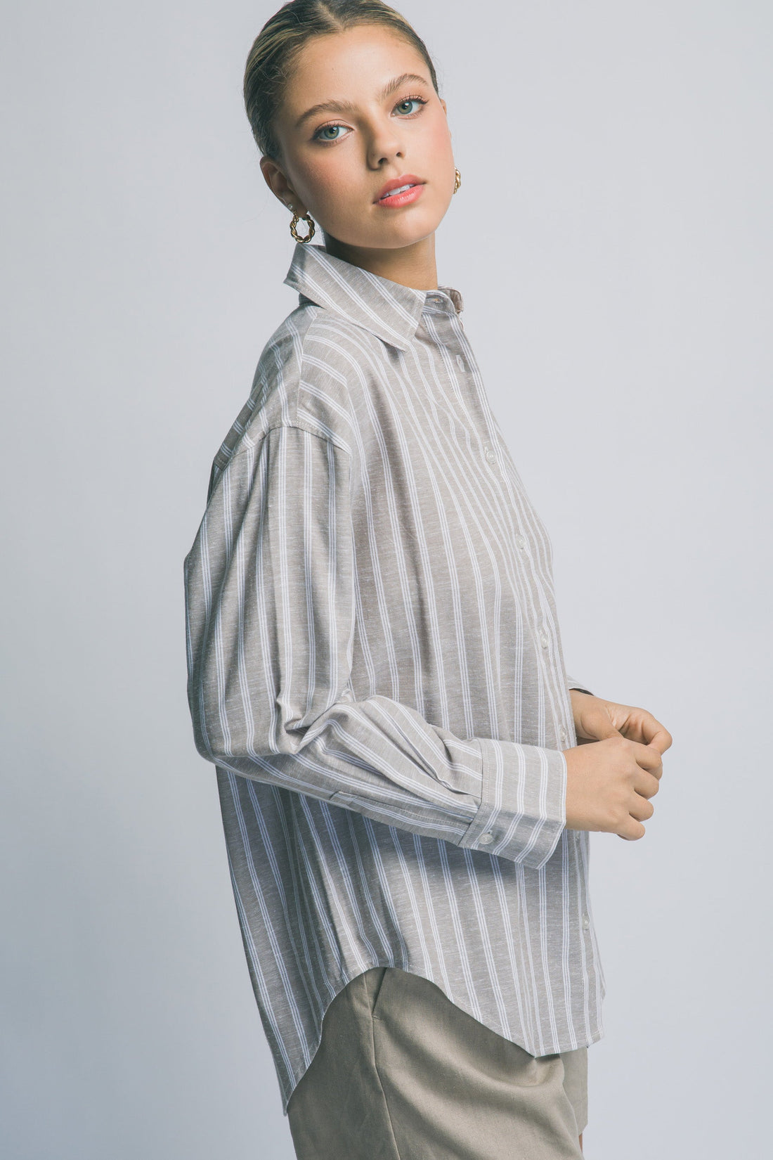 Camisa Oversized a Rayas Azules – Estilo Casual Chic en Algodón y Lino