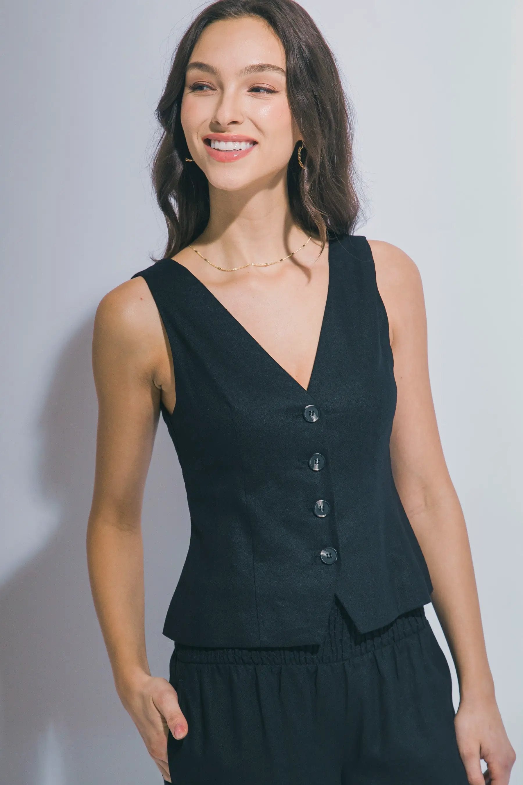 Chaleco de Lino con Escote en V - Elegancia Estival Artesanal