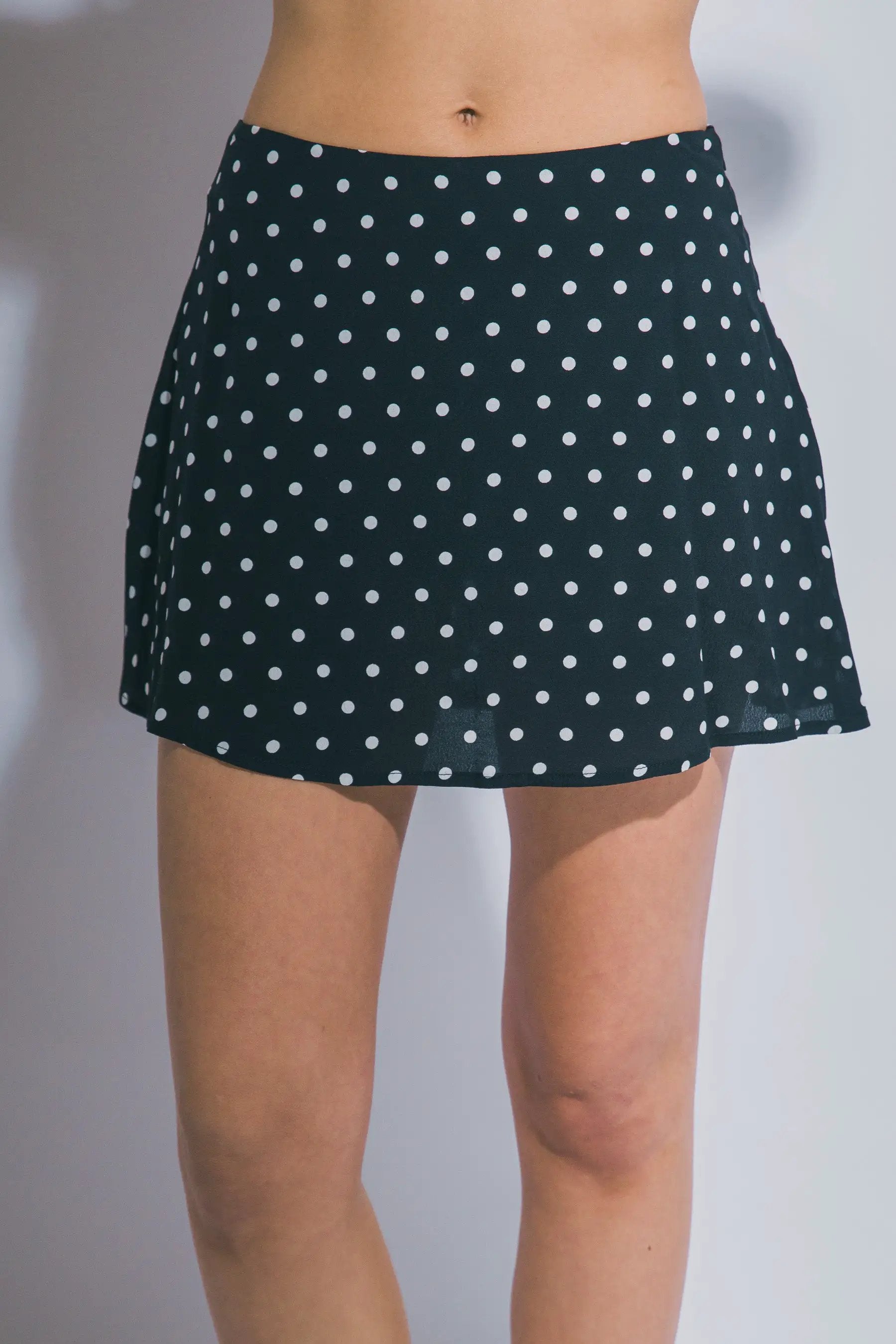 LOVE TREE Minifalda Short con Estampado de Lunares - LOVE TREE - Shorts&Skirts