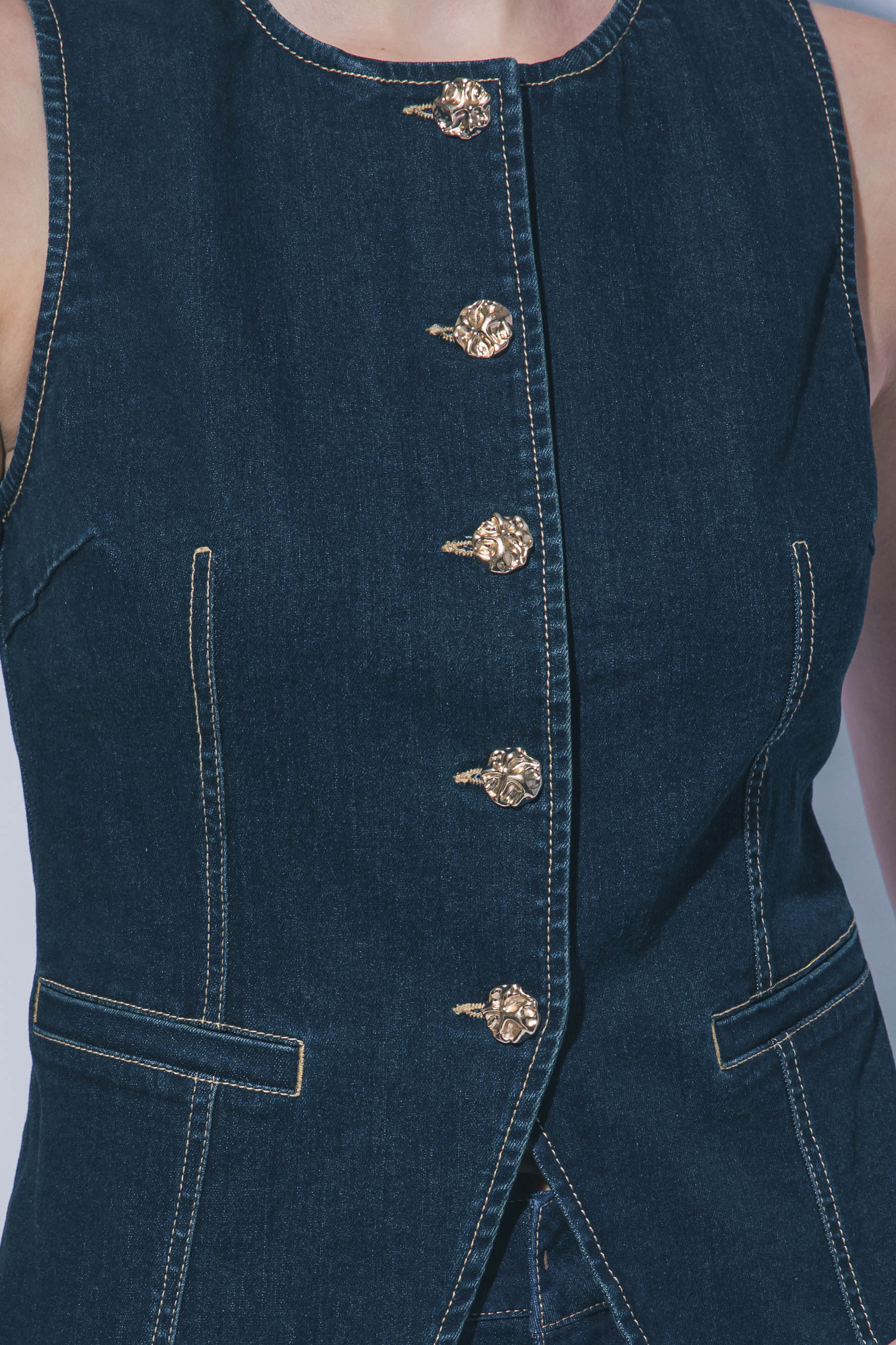 Chaleco Blusa de Mezclilla con Cuello Redondo Azul Indigo by LOVE TREE
