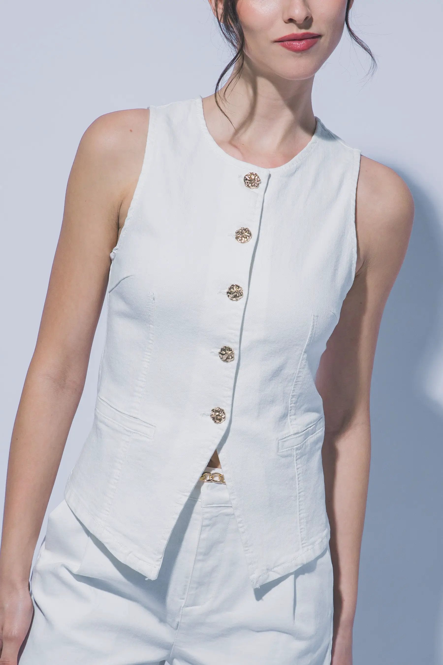 Chaleco de Mezclilla con Cuello Redondo - Estilo y Comodidad by LOVE TREE