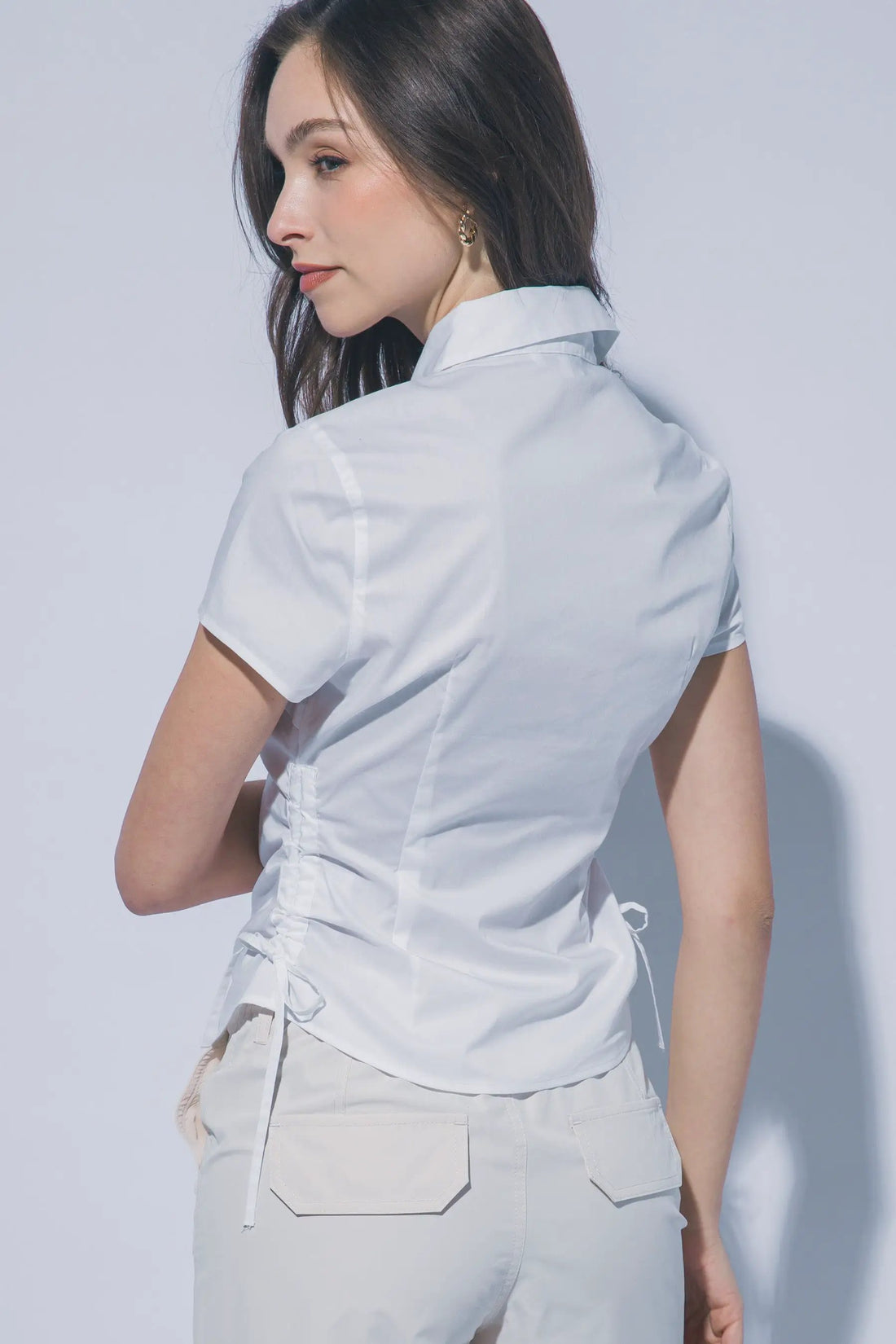 LOVE TREE Blusa Ajustada con Fruncido Lateral y Manga Corta - LOVE TREE - Tops