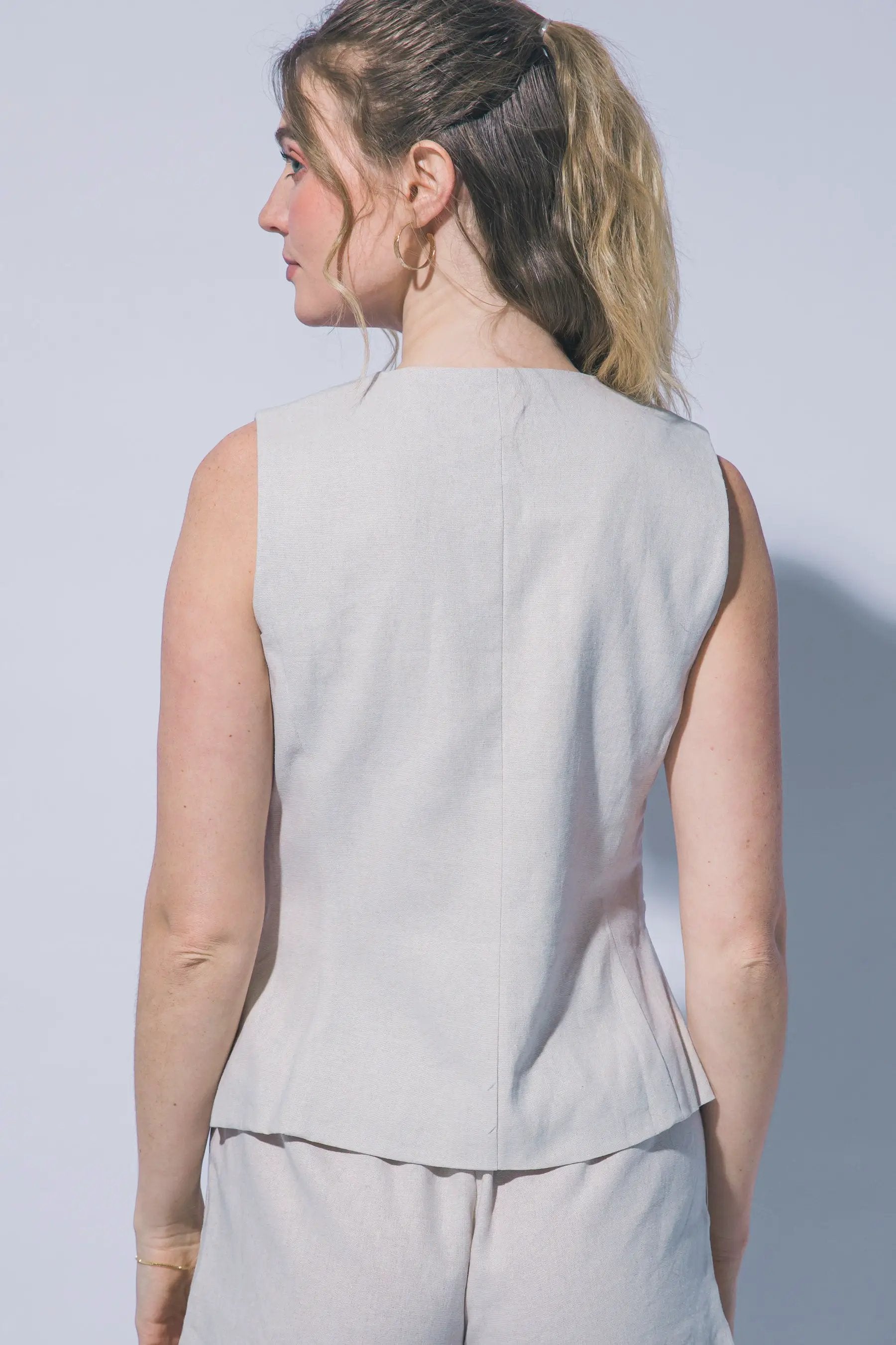 LOVE TREE Chaleco de Lino Entallado para Mujer - Love Tree - Vests