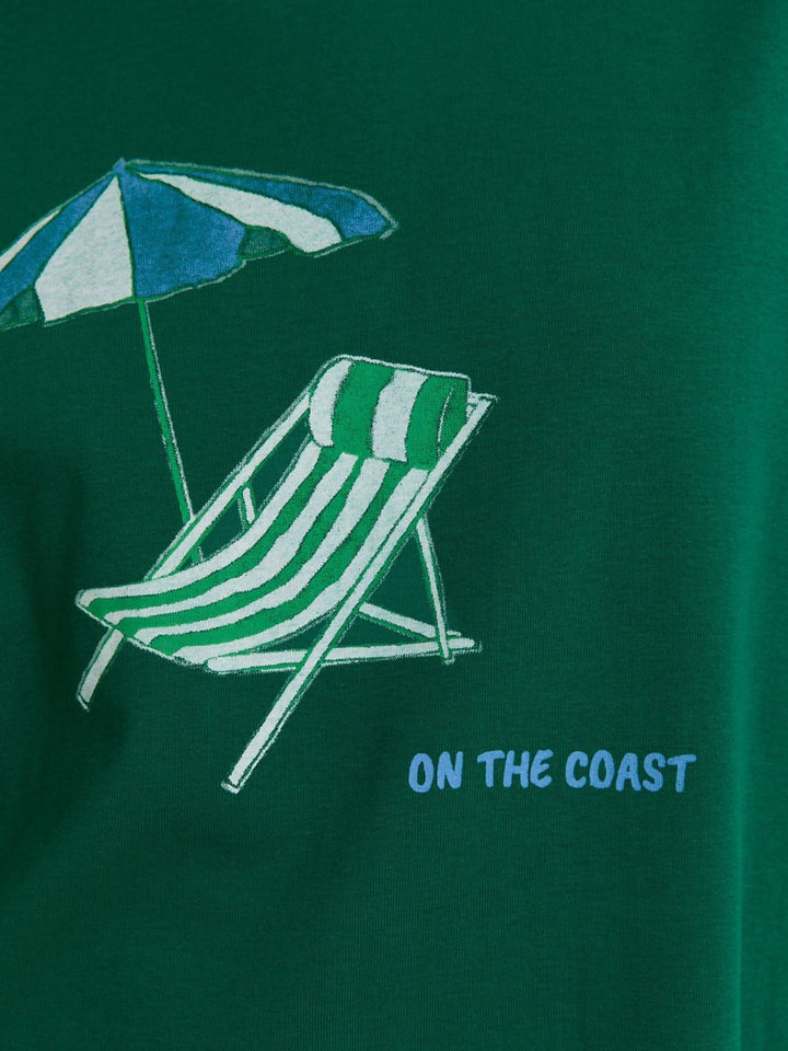 Camiseta Verde de Manga Corta con Diseño Playero - Estilo Boutique