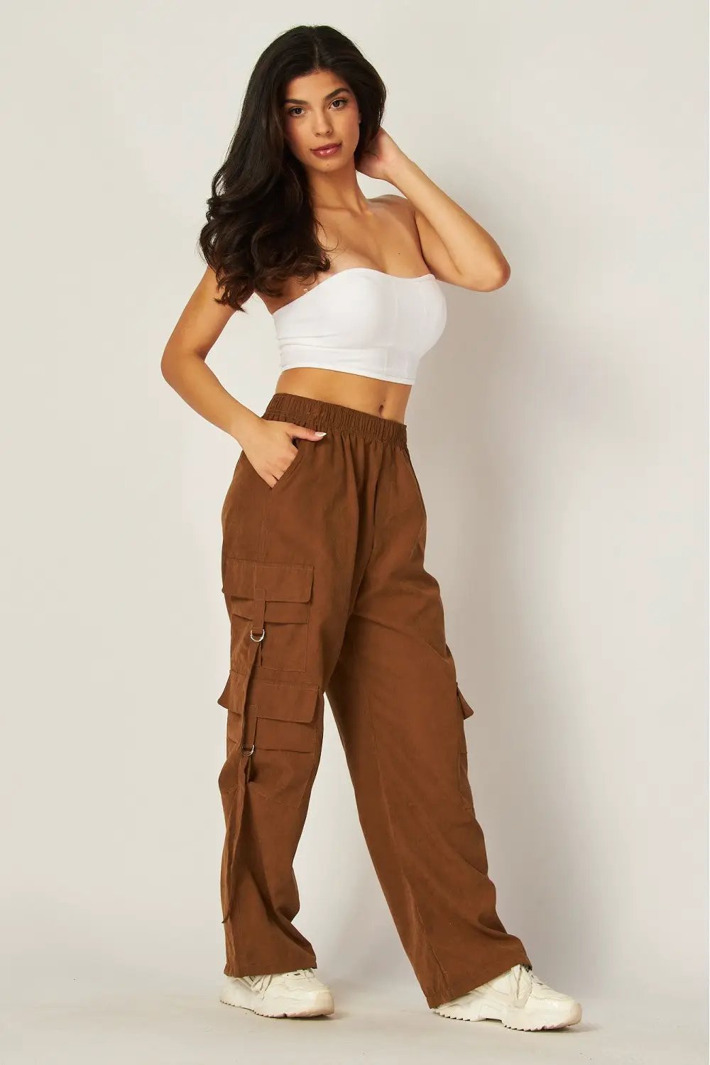 Pantalón Cargo de Mujer en Tipo Piel Suede Vegano Ligero Cafe by Yanet Collective
