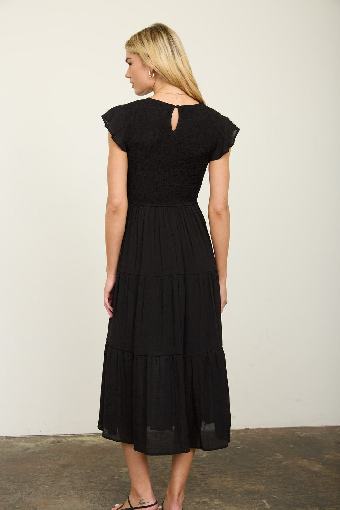 Vestido Midi Negro con Nido de Abeja - Estilo Boho Chic para Verano