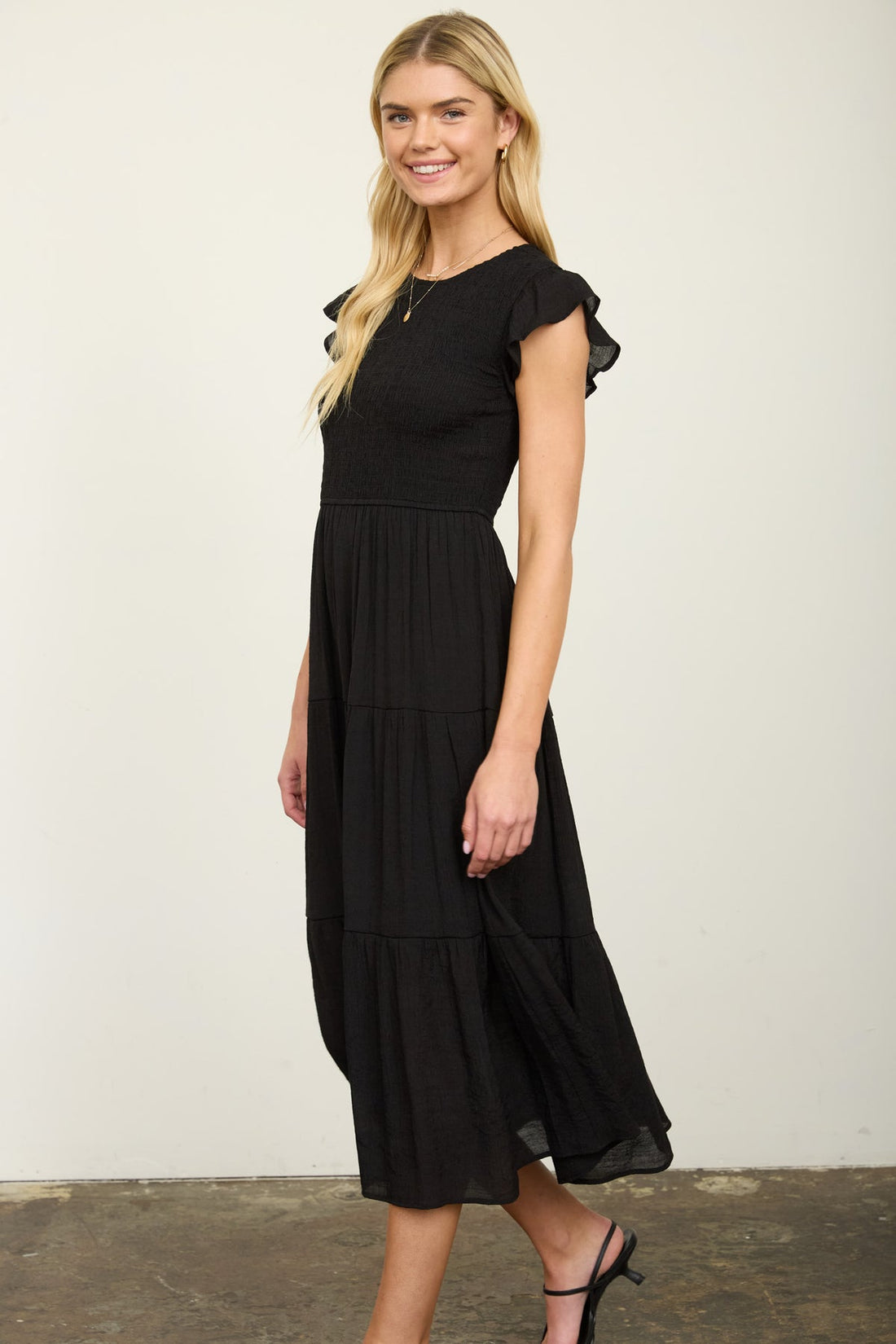 Vestido Midi de Manga Corta con Volantes y Nido de Abeja by shopblupepper