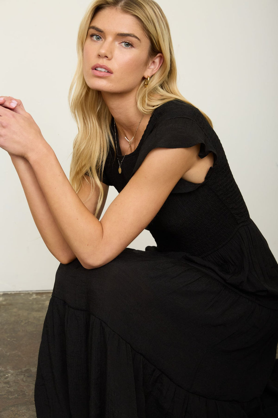 Vestido Midi de Manga Corta con Volantes y Nido de Abeja by shopblupepper