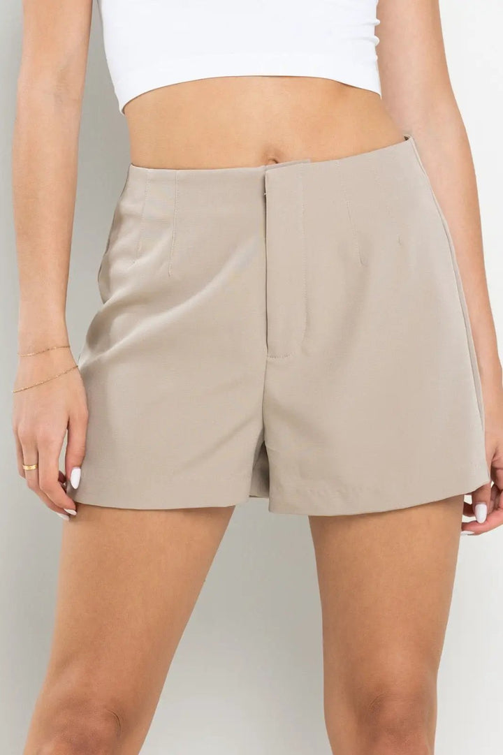 Short de vestir color café claro by Yanet Collection