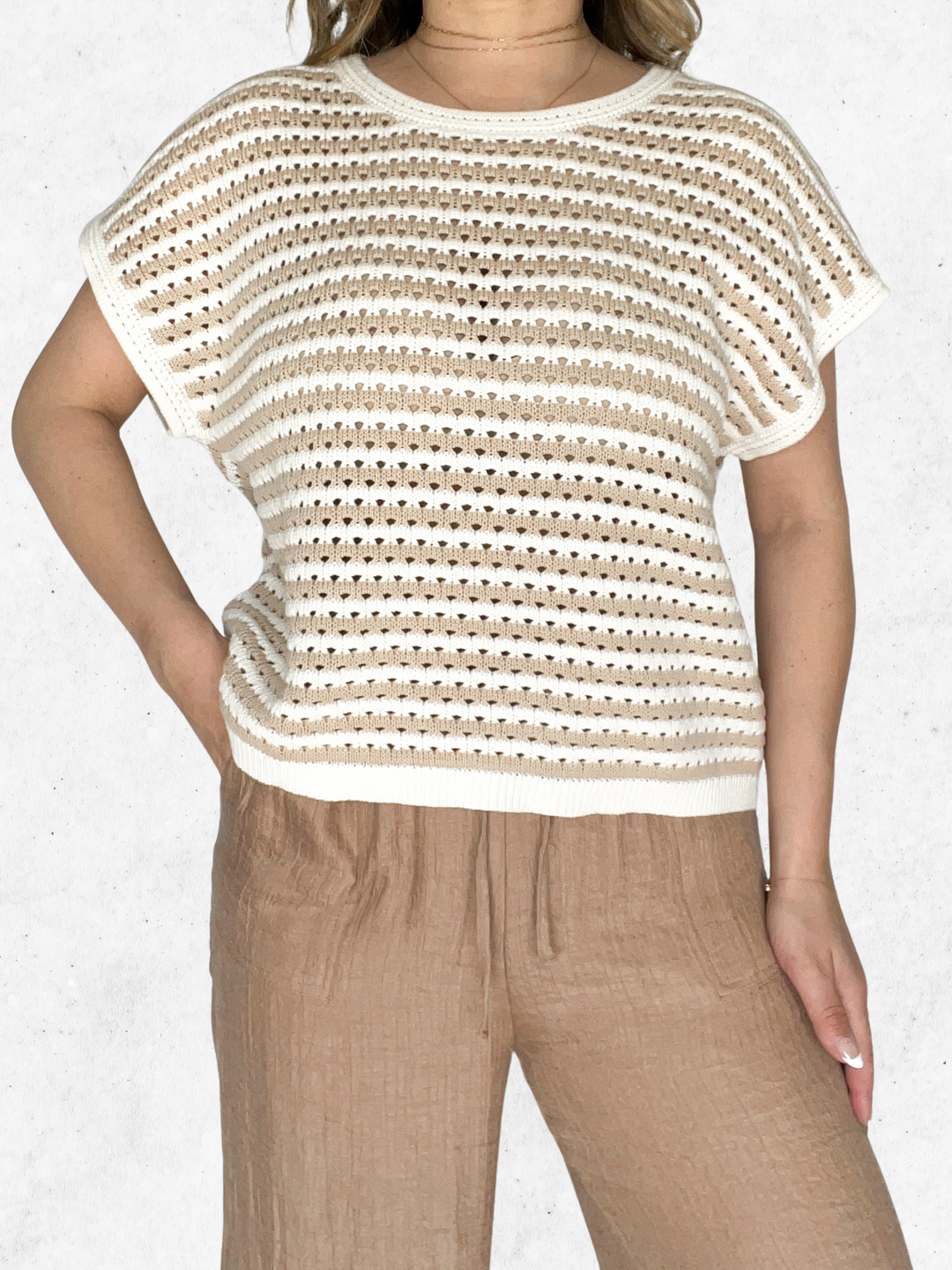 Suéter de Punto Crema con Calados - Estilo Boutique