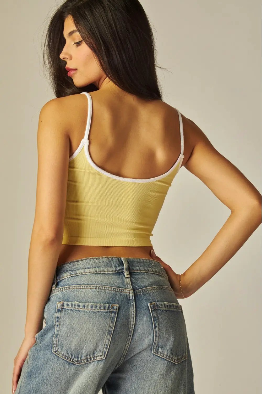 Top Seamless Sweetheart con Tirantes – Básico y Sofisticado by Yanet Collective