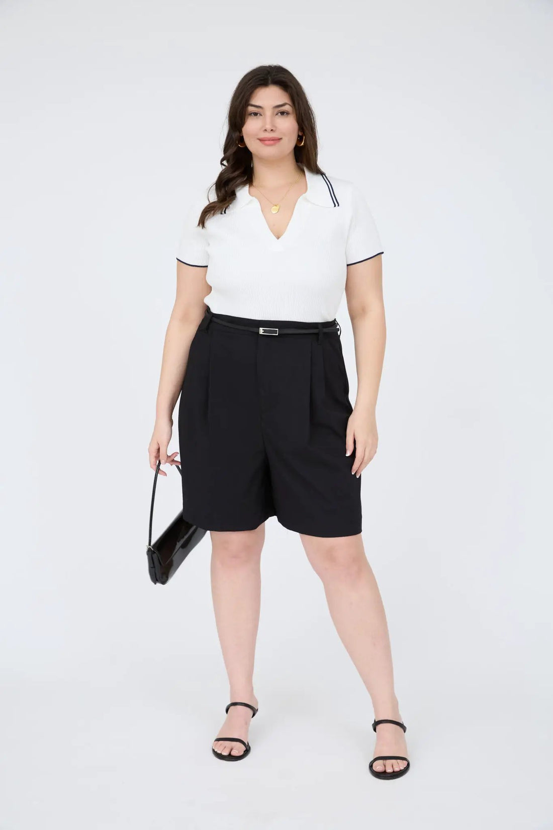 Top de Punto de Manga Corta con Ribete de Cuello en Contraste Plus: Elegancia y Comodidad by THE WORKSHOP