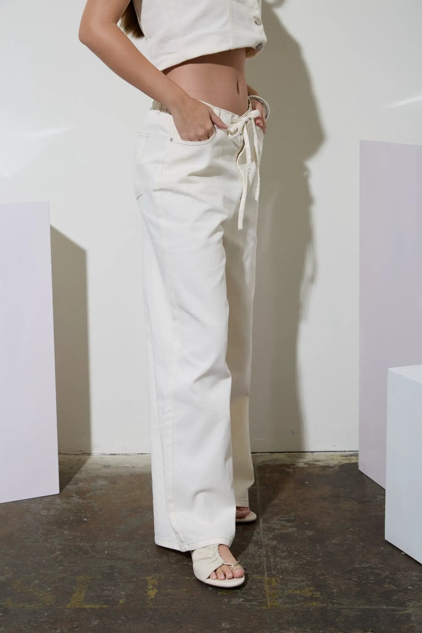 Pantalones de Mezclilla con Detalle de Cordón by shopblupepper