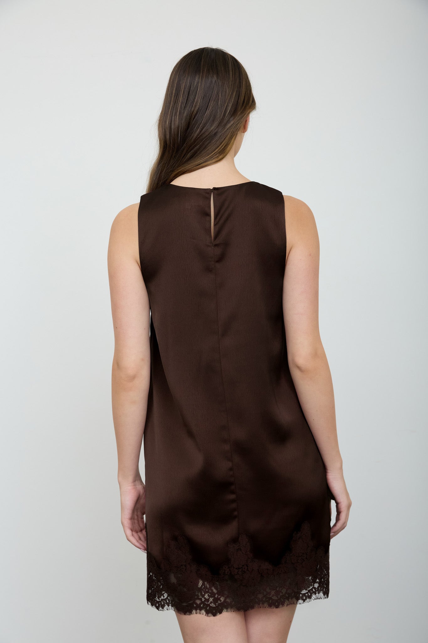 VESTIDO MINIFALDA SIN MANGAS CON DOBLADILLO DE ENCAJE DE SATÉN