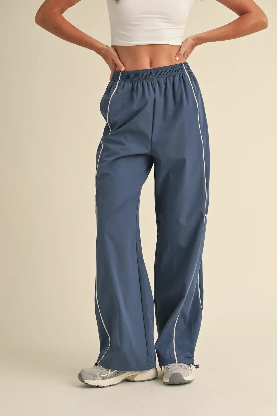 Track Pants de Nailon Deportivos Detalles de Contraste by Yanet Collection