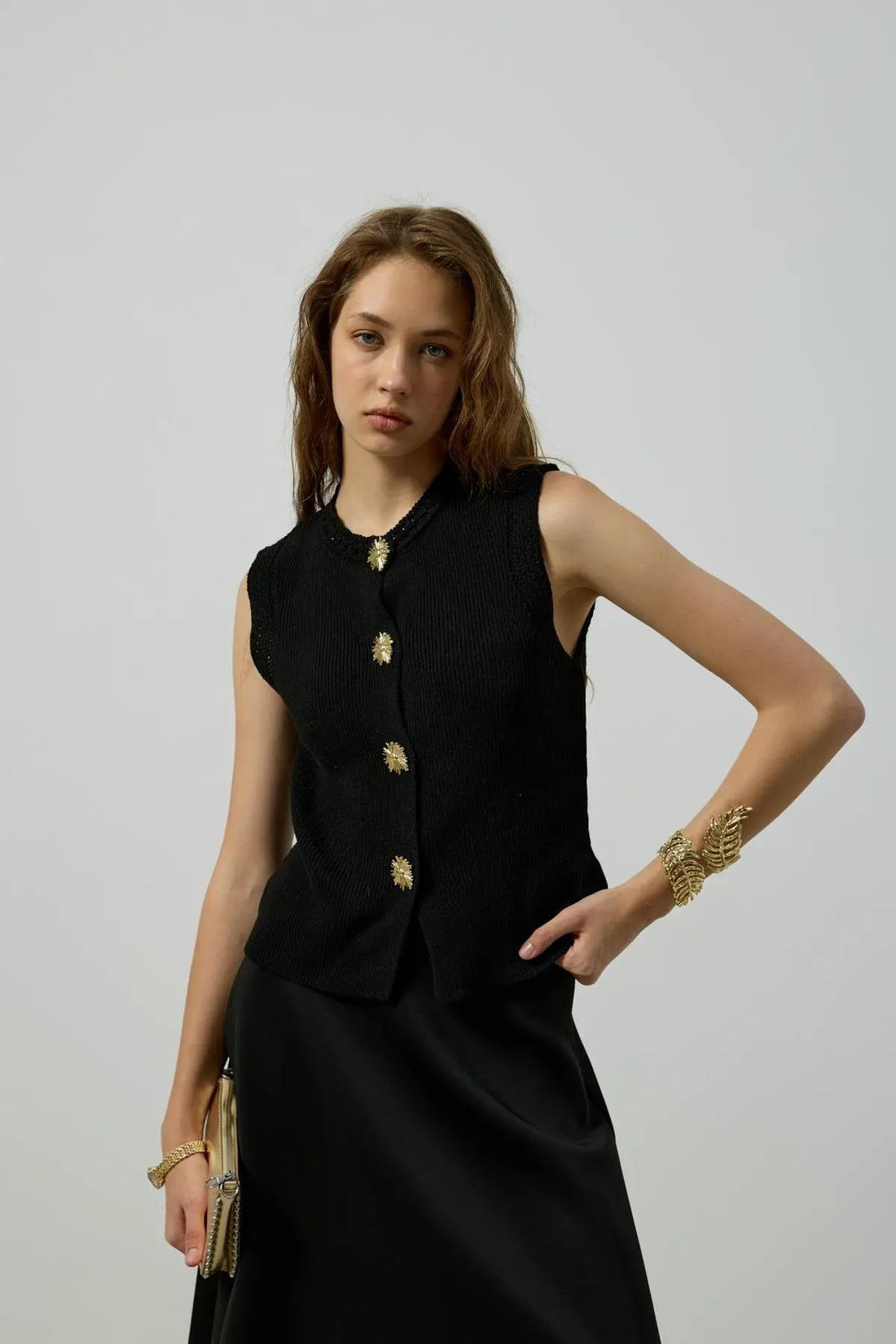 Chaleco Tejido Negro Abotonado by Yanet Collective