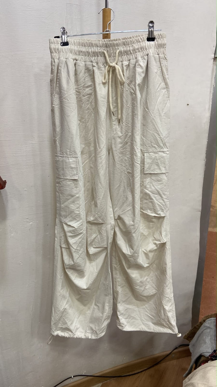 Pantalones Cargo Crema con Cintura Ajustable - Estilo Boutique