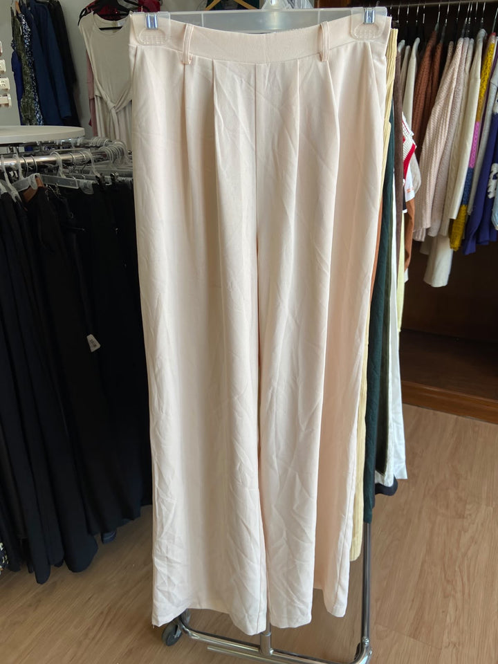 Pantalones de Pierna Ancha en Crema con Pliegues Frontales - Estilo Boutique
