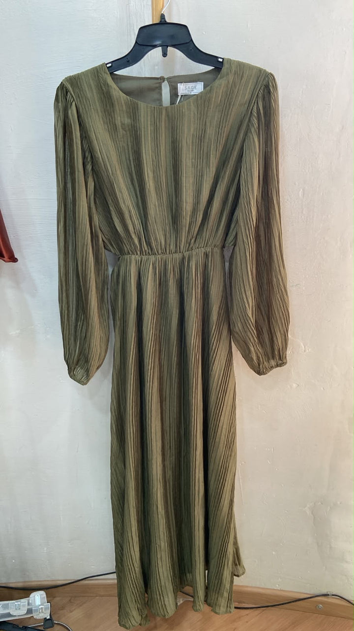 Vestido Maxi Plisado de Manga Larga en Verde Oliva con Lazo en la Cintura