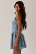 Vestido Corto Azul con Escote Halter y Falda en Contraste - Estilo Veraniego Fluido
