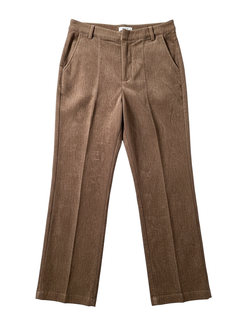 Pantalones de Corte Recto Color Café con Pinzas